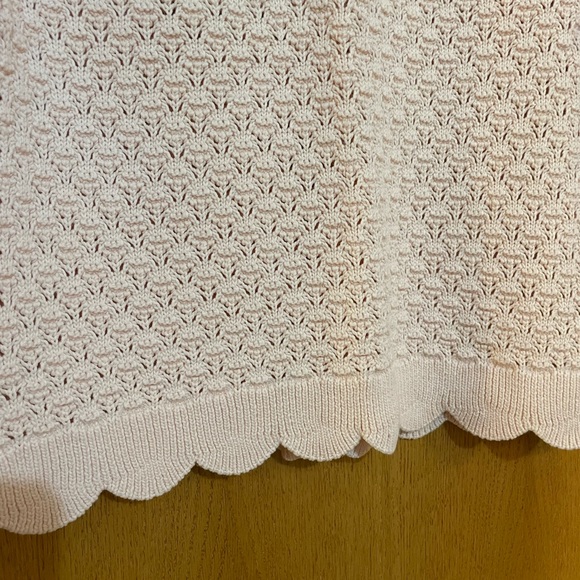 Cute Loft sweater with scallop detail along bottom. - Picture 2 of 3